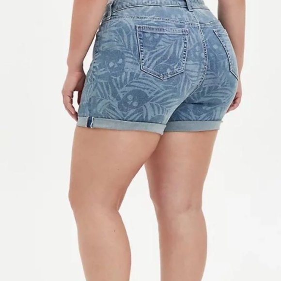 Torrid Midrise Denim Shorts with Skull & Tropical Print Size 18 - Picture 3 of 8